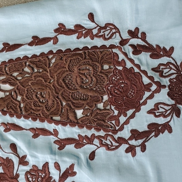 Blue Tassel collection silk Blend top. Blue with Black enbroidery. Size XS. - Picture 4 of 9